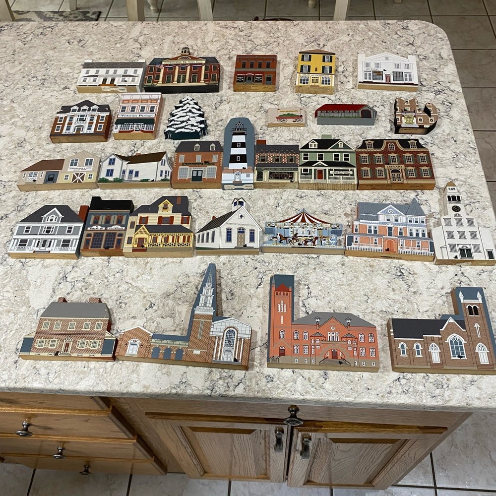 Cat’s Meow houses Hidden black cat country wooden houses -29 items Home Decor